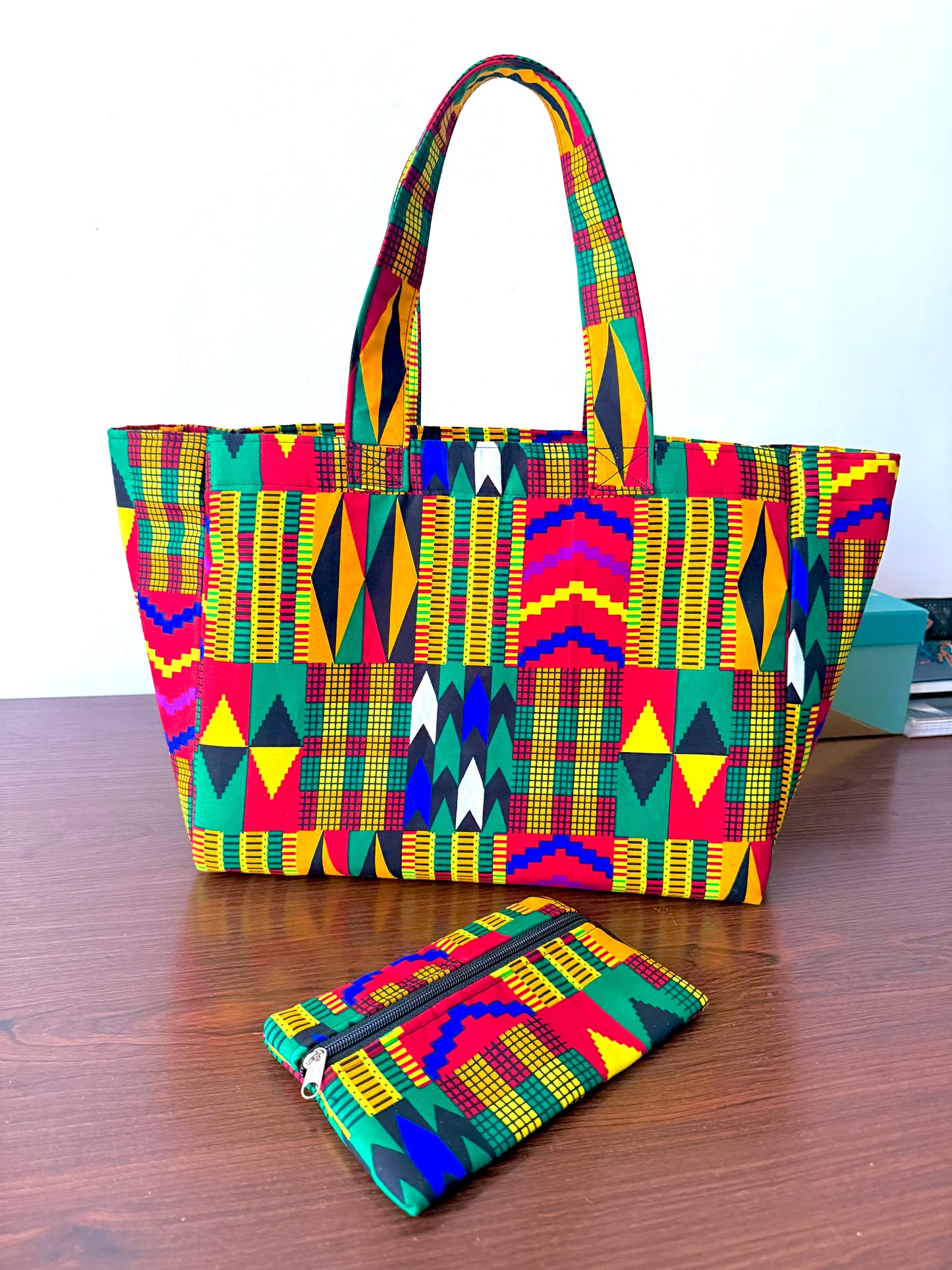 Box shaped tote bag