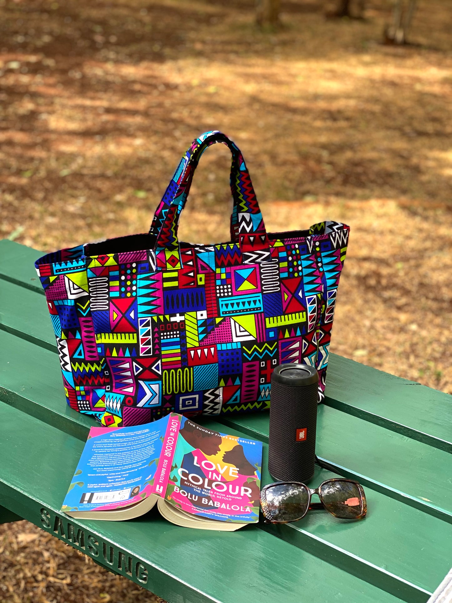 Box shaped tote bag